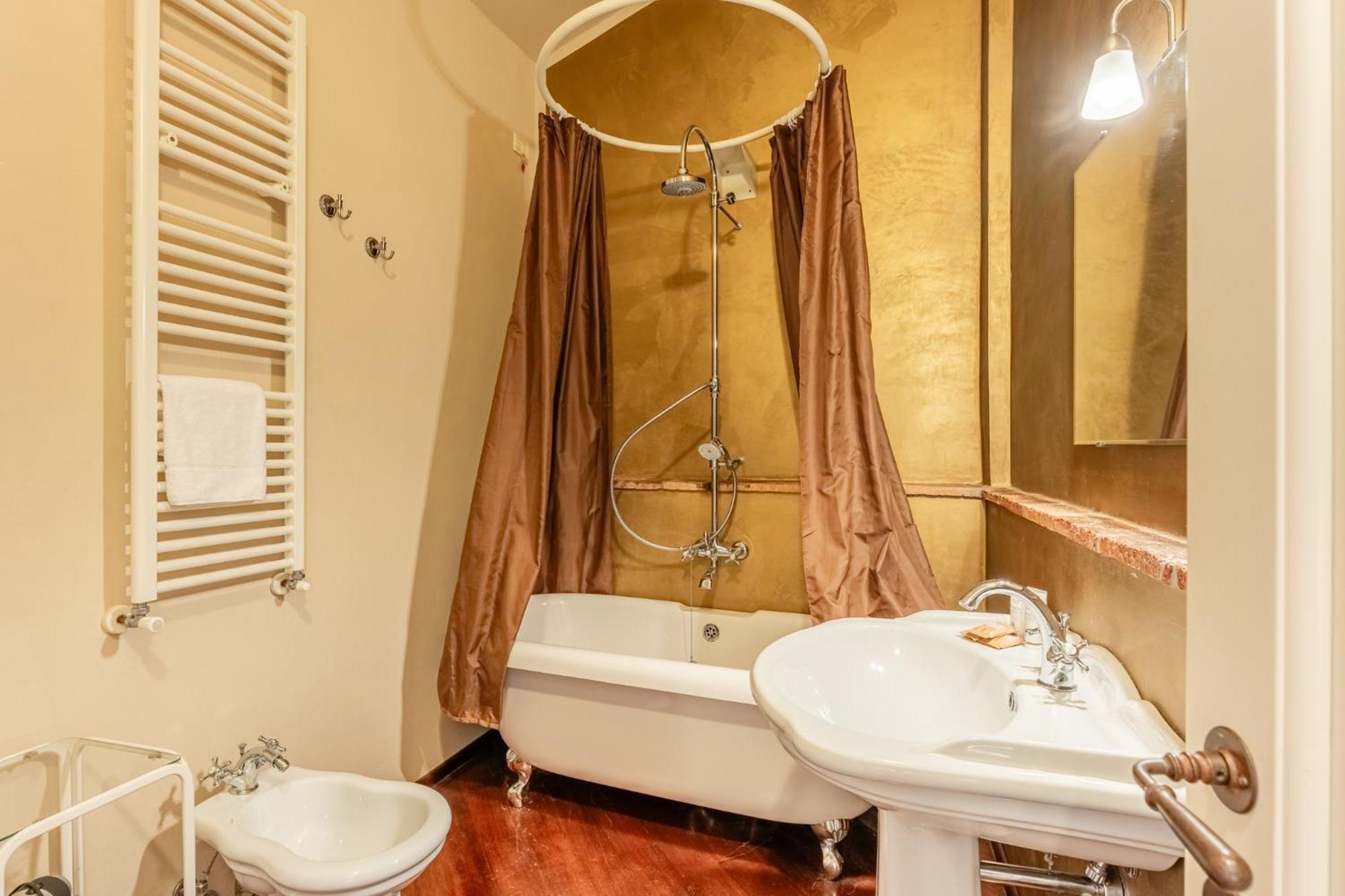 Anfiteatro Luxury Rooms - Affitti Brevi Italia Lucques Extérieur photo